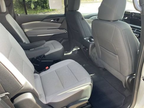 Used 2026 Chevrolet Traverse LT w/ Driver Confidence Package FWD image 15