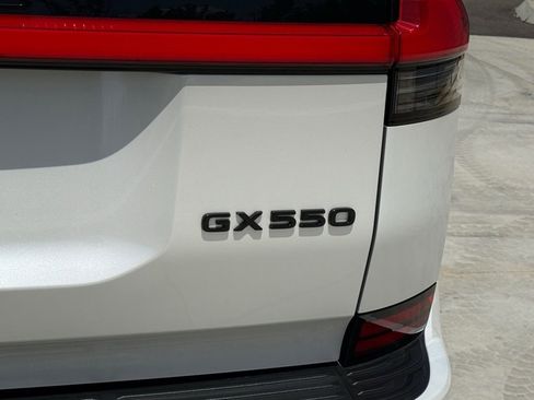 Used 2025 Lexus GX 550 w/ Accessory Package (32) AWD/4WD image 49