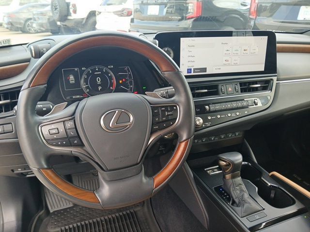 Used 2025 Lexus ES 350 Ultra Luxury w/ Accessory Package (Z1) FWD image 19
