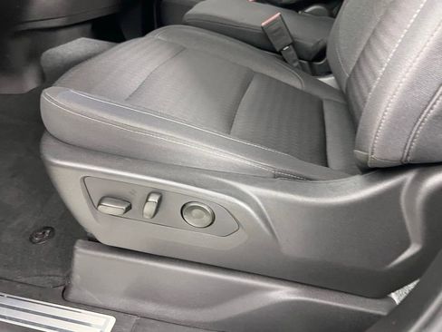 Used 2025 Chevrolet Silverado 3500 LT w/ Convenience Package image 23