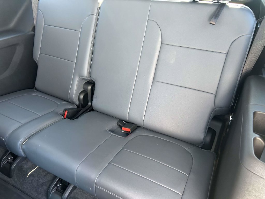Used 2018 Chevrolet Traverse LT FWD image 14