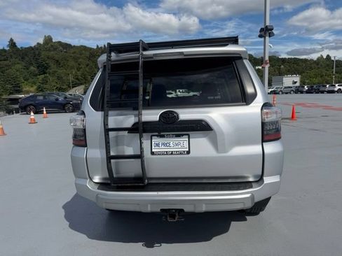 Certified 2021 Toyota 4Runner TRD Off-Road Premium AWD/4WD image 7
