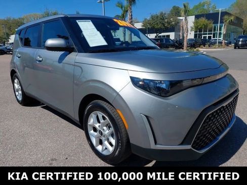 Certified 2025 Kia Soul LX FWD image 3