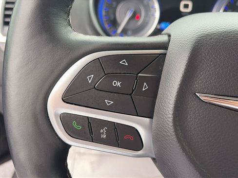 Used 2017 Chrysler 300 C RWD image 30