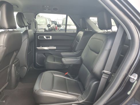 Used 2023 Ford Explorer XLT w/ Equipment Group 202A image 13