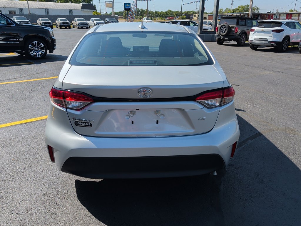 Used 2024 Toyota Corolla LE FWD image 5