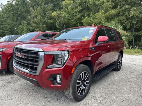 Used 2024 GMC Yukon AT4 w/ Technology Package AWD/4WD image 1
