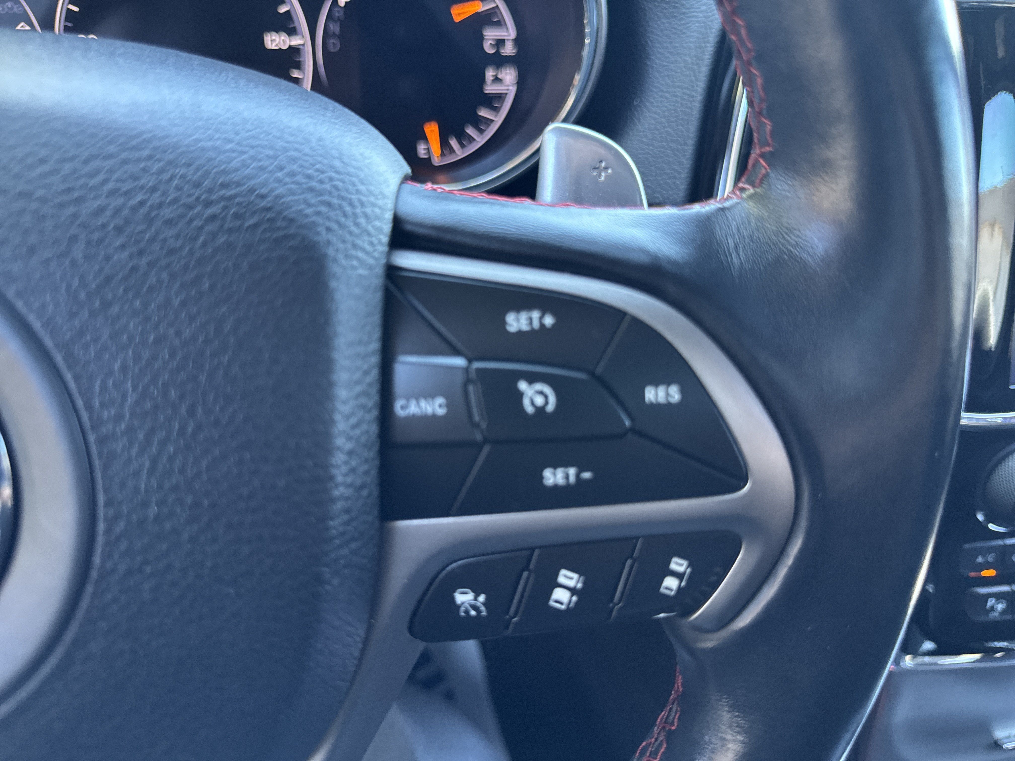 Used 2020 Jeep Grand Cherokee Trailhawk w/ Premium Lighting Group AWD/4WD image 32