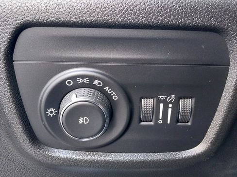 Used 2022 Jeep Grand Cherokee L Limited image 33