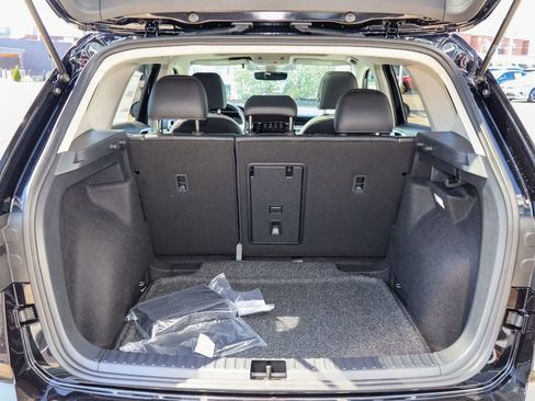 New 2026 Volkswagen Taos SE FWD image 10