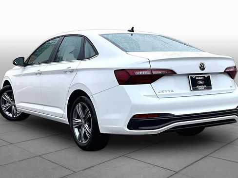 Used 2023 Volkswagen Jetta SE image 11