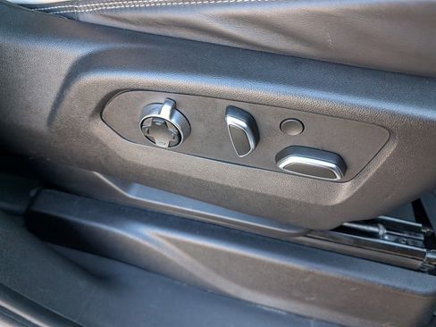 Used 2023 GMC Yukon Denali Ultimate image 34