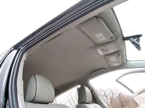 Used 2012 Toyota Venza XLE image 25