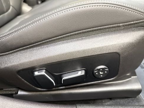 Used 2024 BMW 330e xDrive image 31