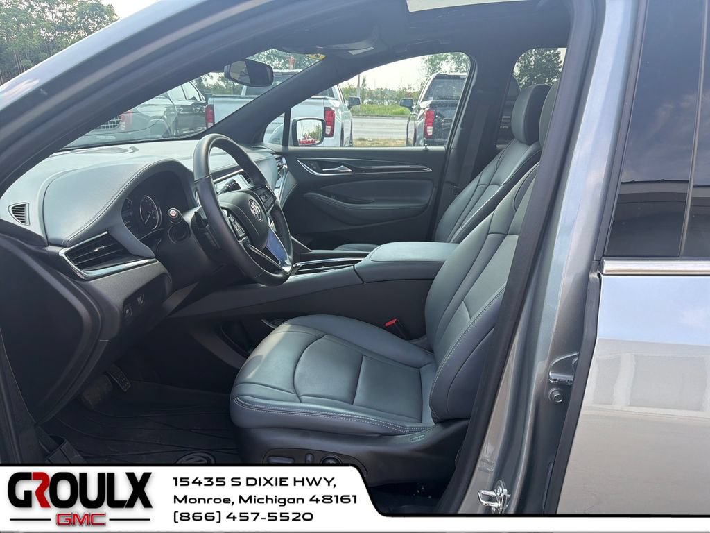 Used 2023 Buick Enclave Essence w/ Sport Touring Edition AWD/4WD image 10