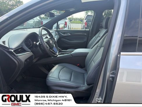 Used 2023 Buick Enclave Essence w/ Sport Touring Edition AWD/4WD image 10