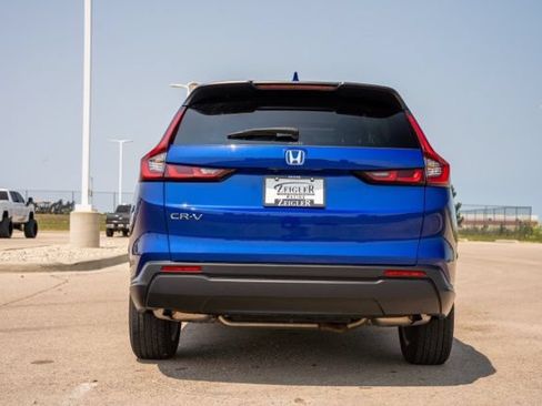 Used 2025 Honda CR-V EX image 6