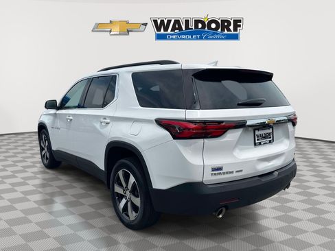 Used 2023 Chevrolet Traverse LT w/ LT Premium Package AWD/4WD image 4