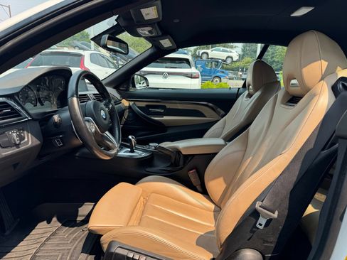 Used 2016 BMW M4 Convertible RWD image 3