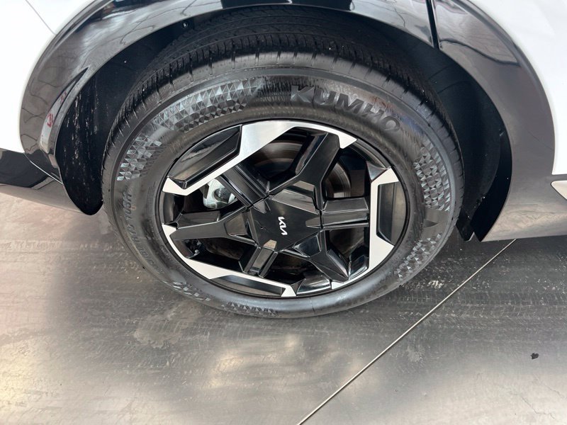 New 2026 Kia Sportage SX FWD image 10