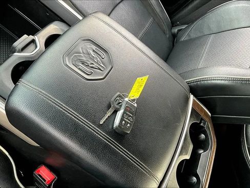 Used 2022 RAM 2500 Laramie AWD/4WD image 35