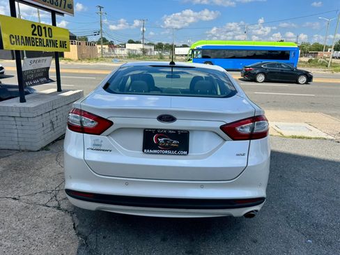 Used 2013 Ford Fusion SE FWD image 4