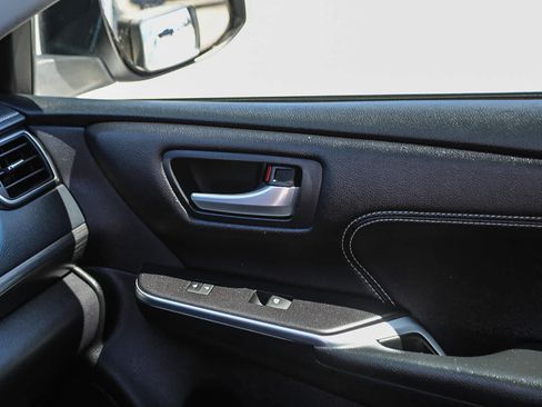 Used 2016 Toyota Camry XLE FWD image 21