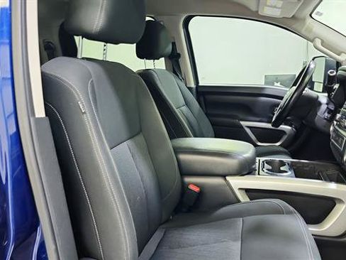 Used 2017 Nissan Titan SV RWD image 25