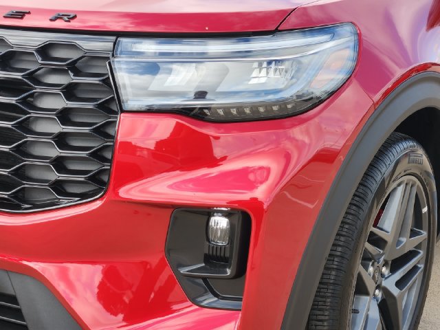 Used 2025 Ford Explorer ST-Line w/ Premium Package RWD image 16