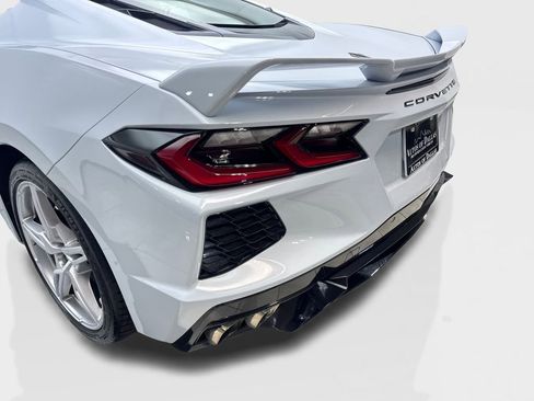 Used 2021 Chevrolet Corvette Stingray Coupe w/ Z51 Performance Package RWD image 19
