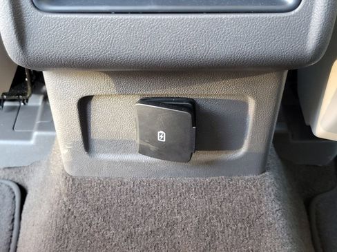 Used 2021 Lincoln Corsair FWD w/ Equipment Group 101A image 17