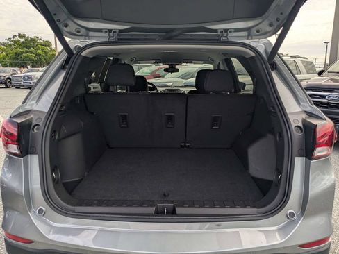 Used 2024 Chevrolet Equinox LT FWD image 12