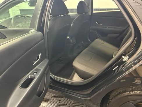 Used 2022 Hyundai Elantra SEL FWD image 23