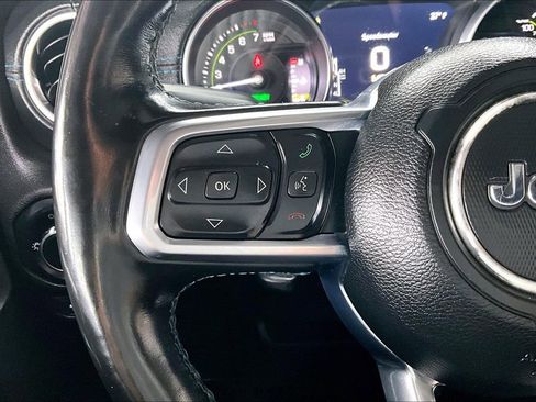Used 2021 Jeep Wrangler Unlimited Rubicon 4xe w/ Dual Top Group AWD/4WD image 10