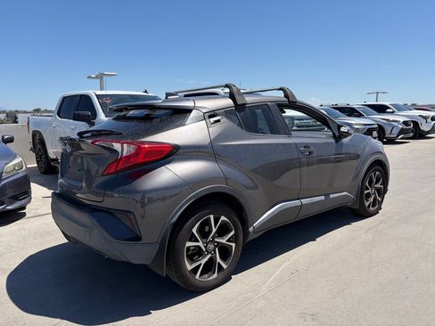 Used 2020 Toyota C-HR XLE FWD image 2