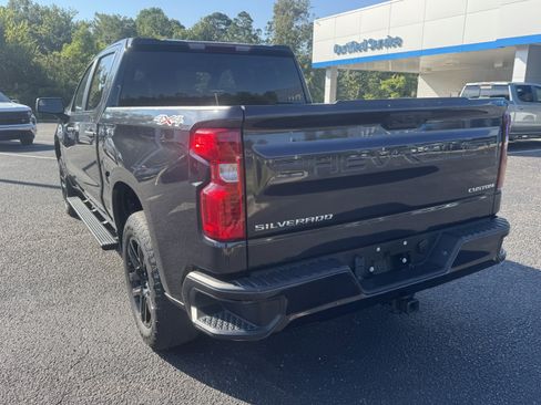 Used 2022 Chevrolet Silverado 1500 Custom image 9