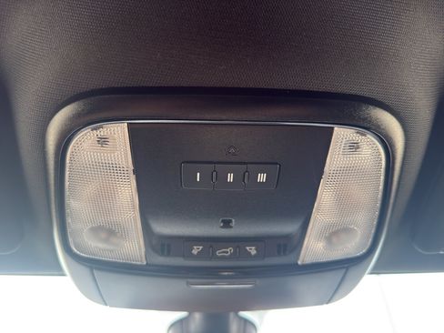 Used 2025 Dodge Durango GT AWD/4WD image 24