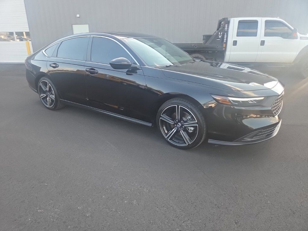 Used 2025 Honda Accord Sport image 13