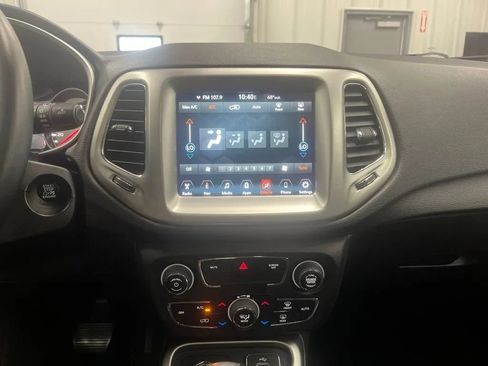 Used 2018 Jeep Compass Latitude w/ Popular Equipment Group AWD/4WD image 25