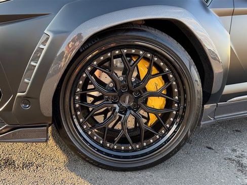Used 2021 Lamborghini Urus AWD/4WD image 22