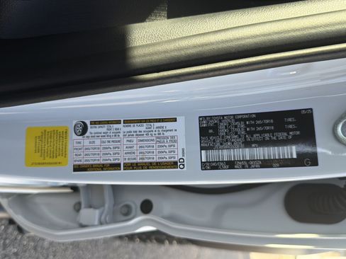 Certified 2025 Toyota 4Runner Trailhunter image 34