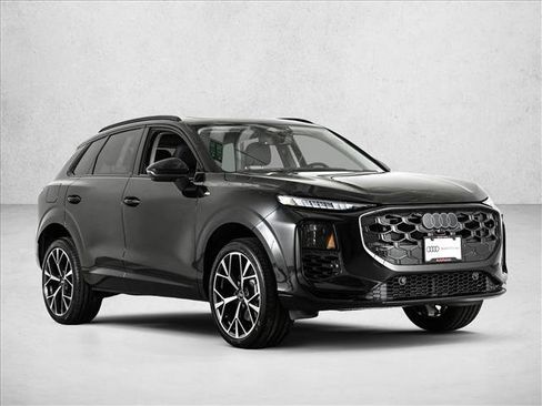New 2026 Audi Q3 quattro 2.0T AWD/4WD image 3