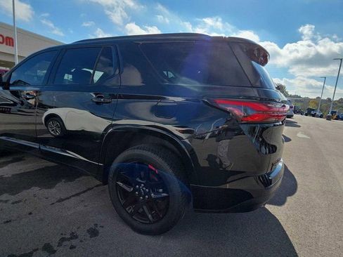 Used 2023 Chevrolet Traverse Premier w/ Redline Edition image 8