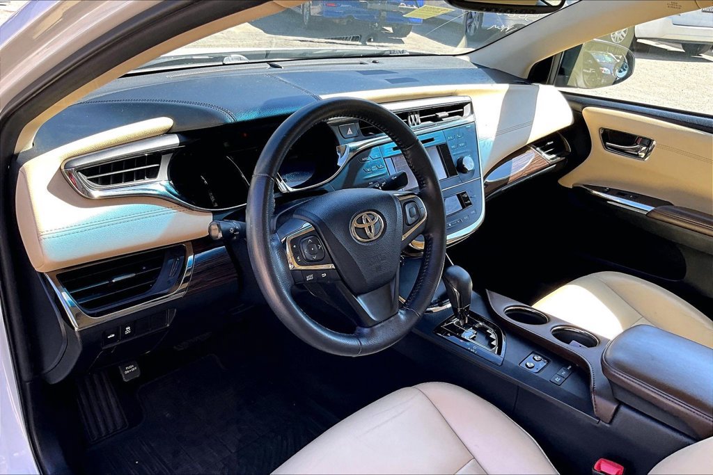 Used 2013 Toyota Avalon XLE Premium FWD image 8