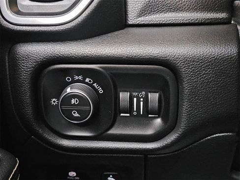 Used 2025 RAM 1500 Laramie image 32