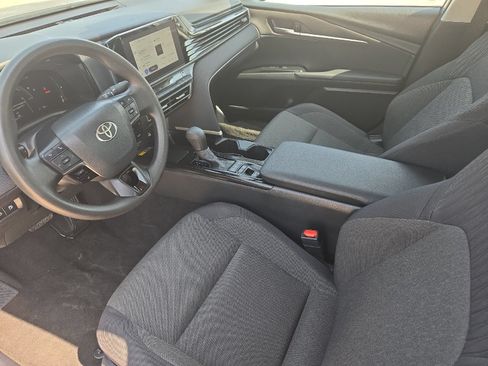 Used 2025 Toyota Camry LE FWD image 9