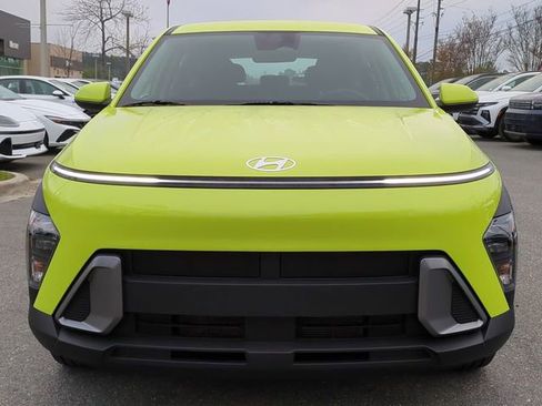 Certified 2024 Hyundai Kona SE image 9