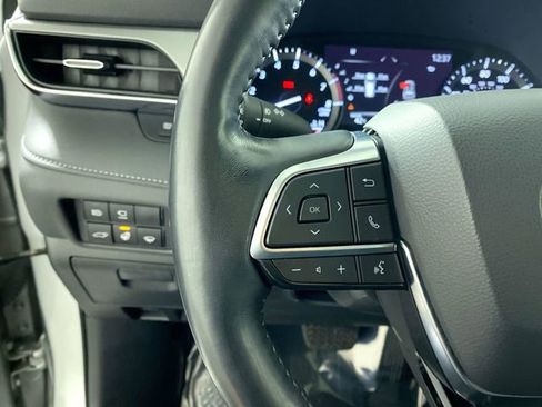 Used 2021 Toyota Highlander Platinum image 11