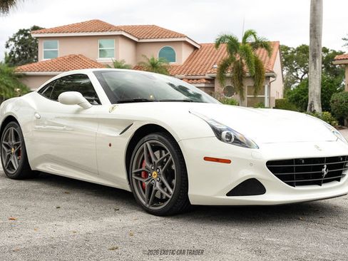 Used 2016 Ferrari California T image 20