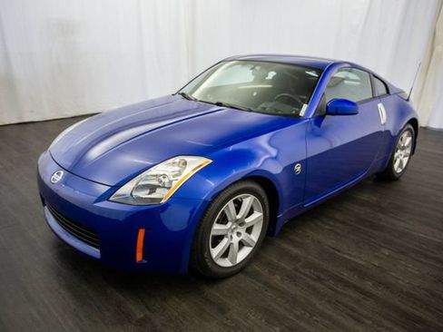 Used 2005 Nissan 350Z Coupe w/ (N93) Cargo Convenience Pkg RWD image 3